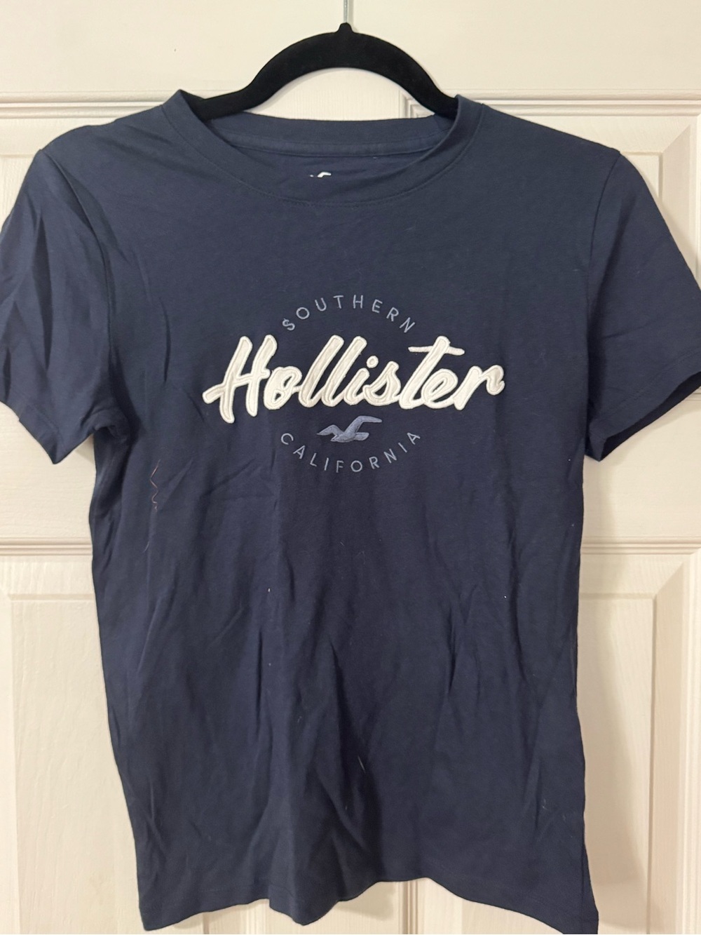 Hollister Navy Short-Sleeve Logo Tee with White Script